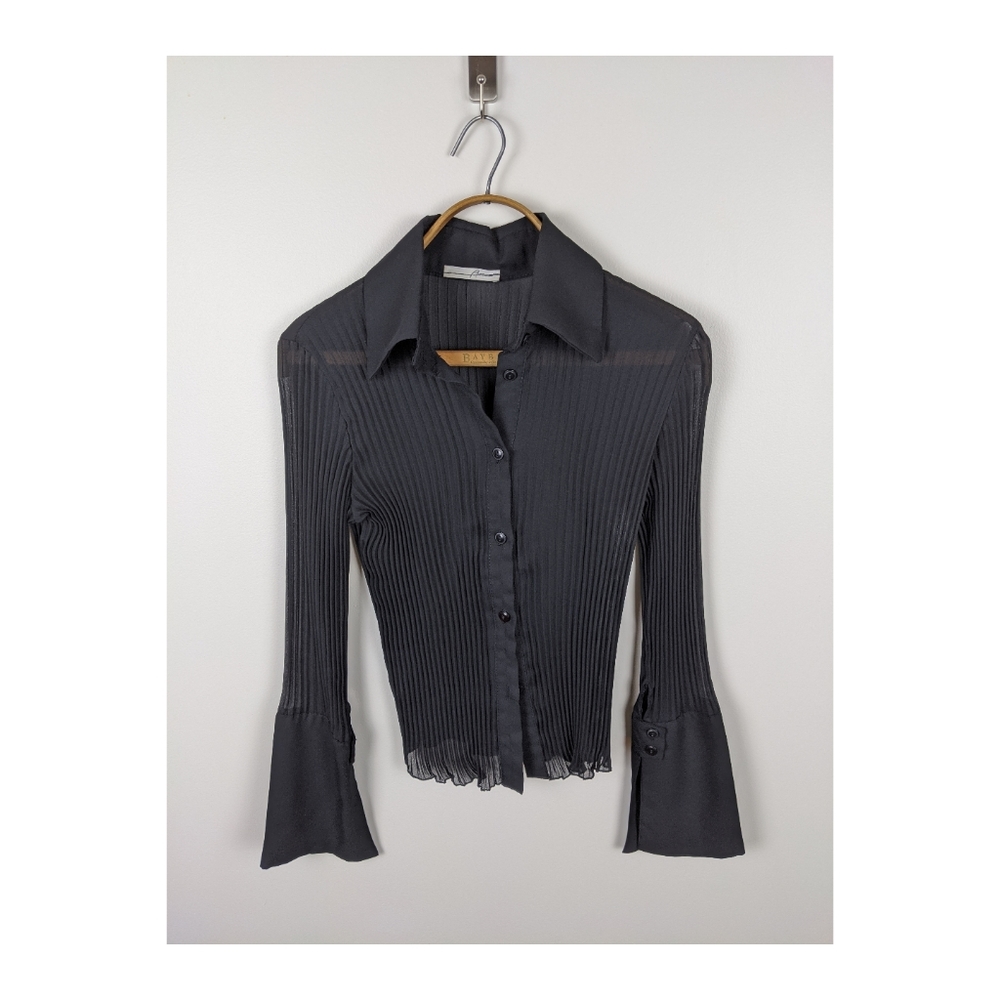✨VINTAGE✨ Ribbed Blouse - Picture 2 of 5